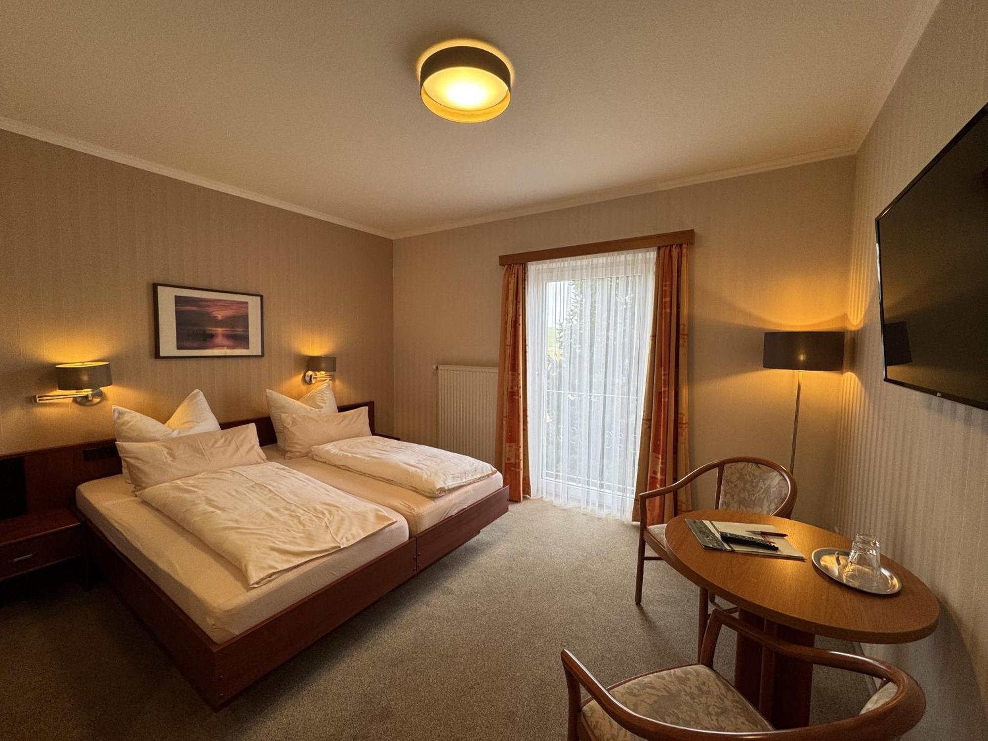 Berghotel Wilhelmsburg Bad Kosen Værelse billede