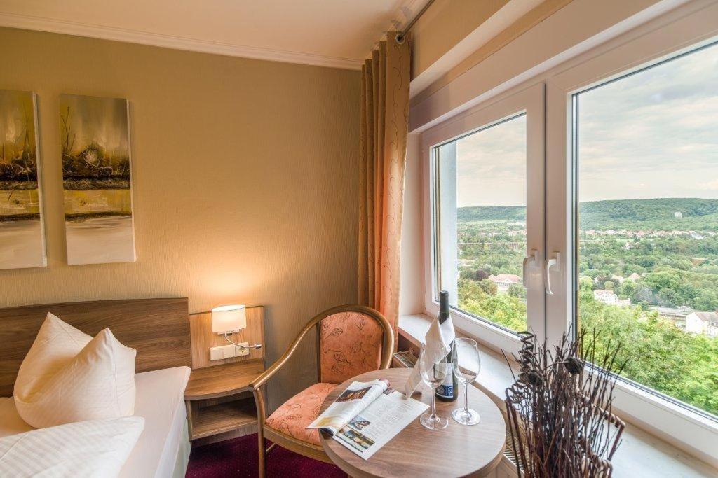 Berghotel Wilhelmsburg Bad Kosen Værelse billede
